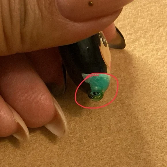 NWOT Frida Kahlo inspired hand painted heart charm - Picture 9 of 9